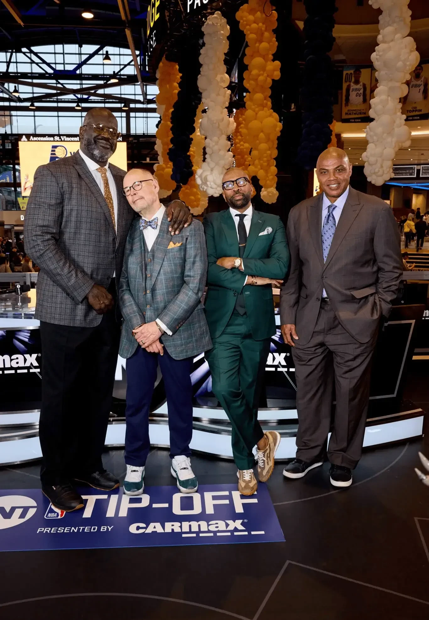 今晚突围战来临；纽约尼克斯围绕意大利杯再遭质疑；赛场秩序良好；阵容厚度经受考验的简单介绍